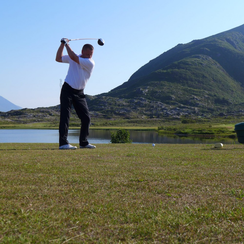 Golfing Lofoten